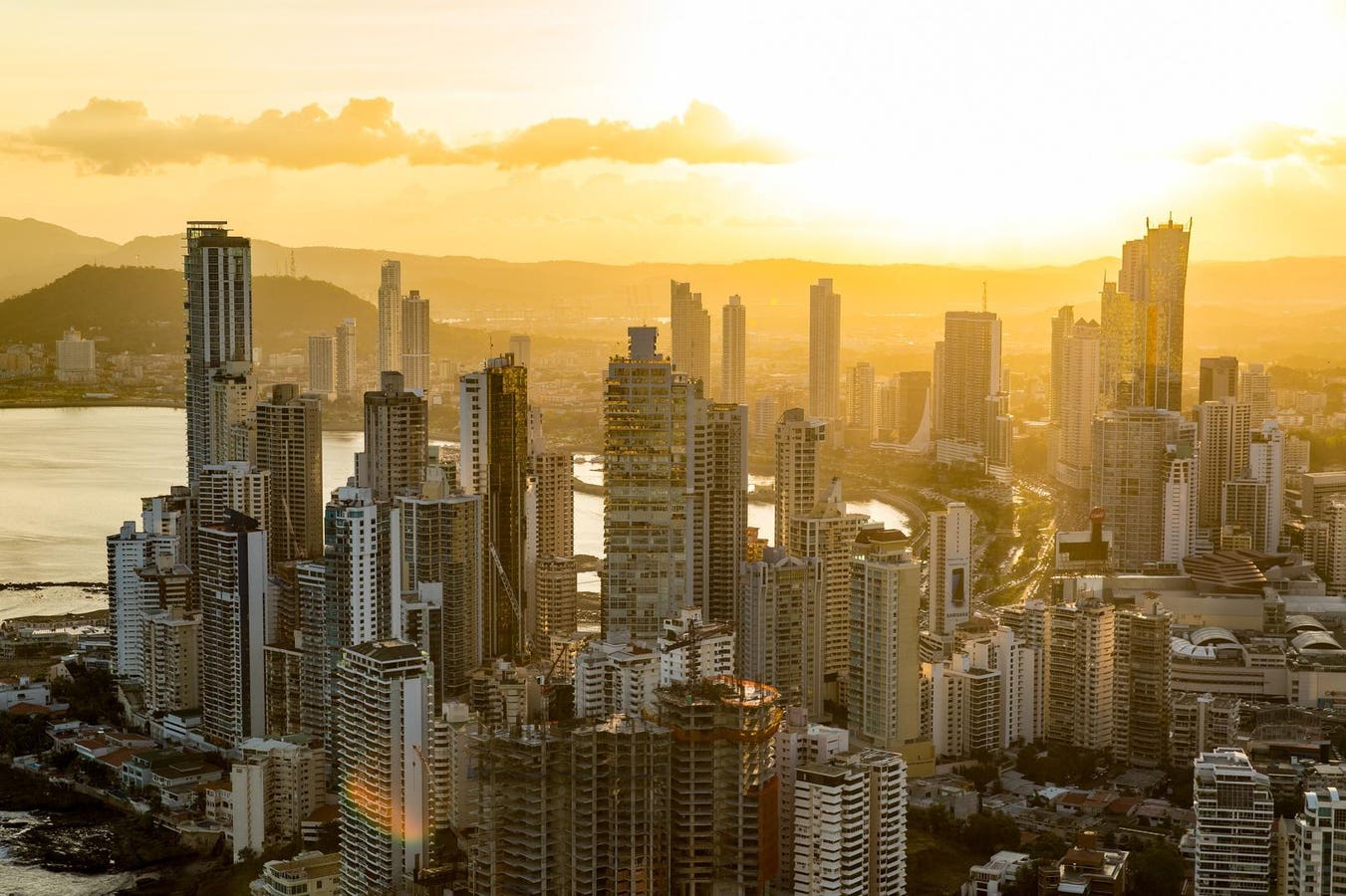 Foreign Buyers Are Finally Cooling On America&rsquo;s Overheated Housing Market. That&rsquo;s Great News For Panam&aacute;